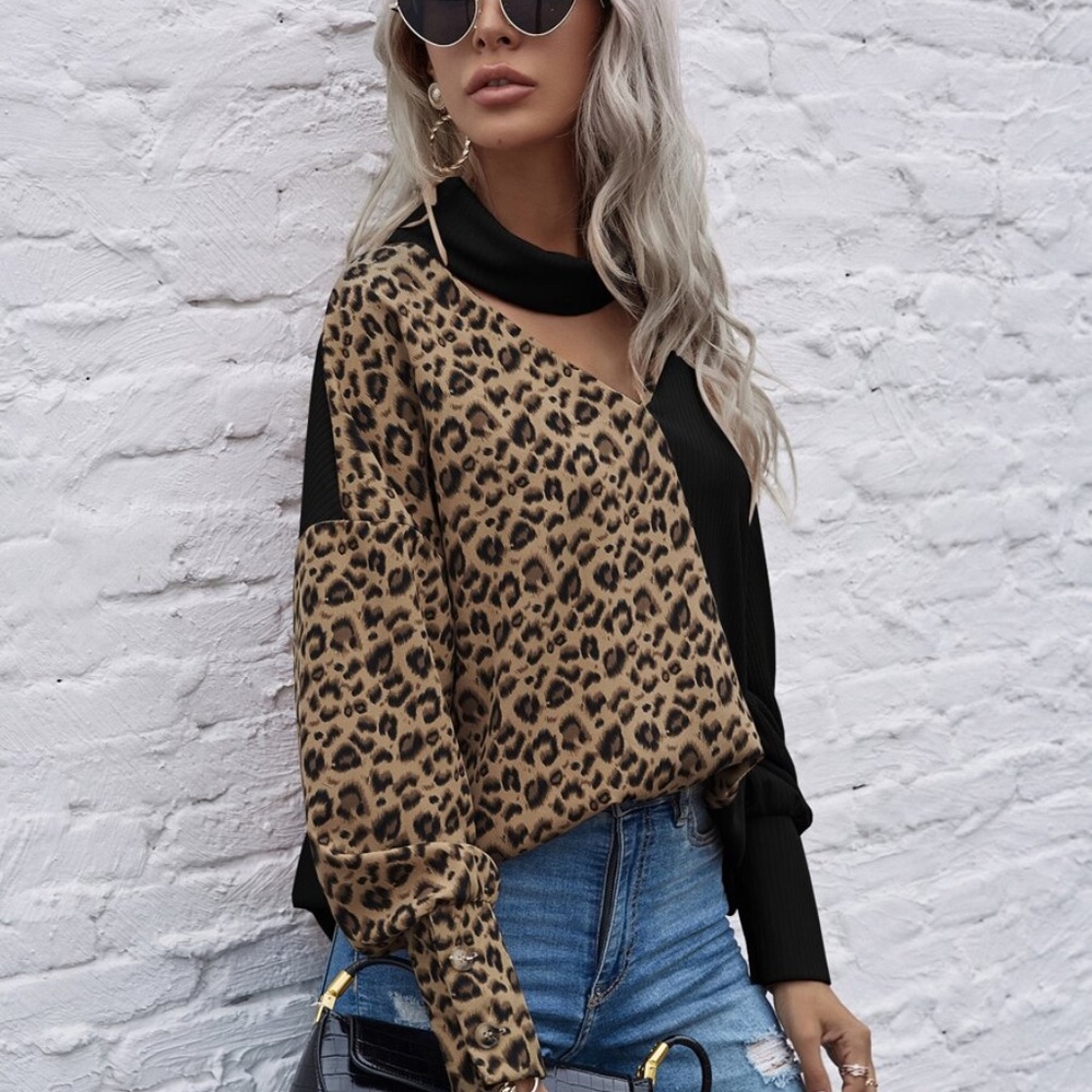 leopard print keyhole neck long sleeve top black - Picture 5 of 14